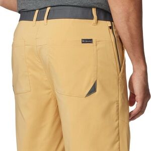 Columbia plus size 48 Khaki and Gray Adventure Pants active fit pockets